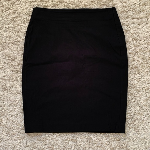 ELLE pencil skirt - Picture 2 of 4